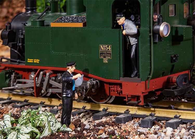 Pola Steam Locomotive Drivers (2) Figure Set PO331505 G Scale