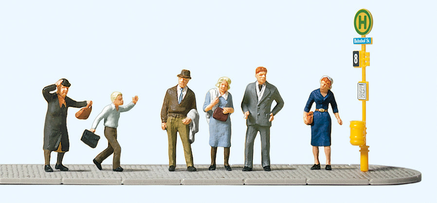 Preiser 10414 Waiting at the Tram Stop (6) Exclusive Figure Set HO