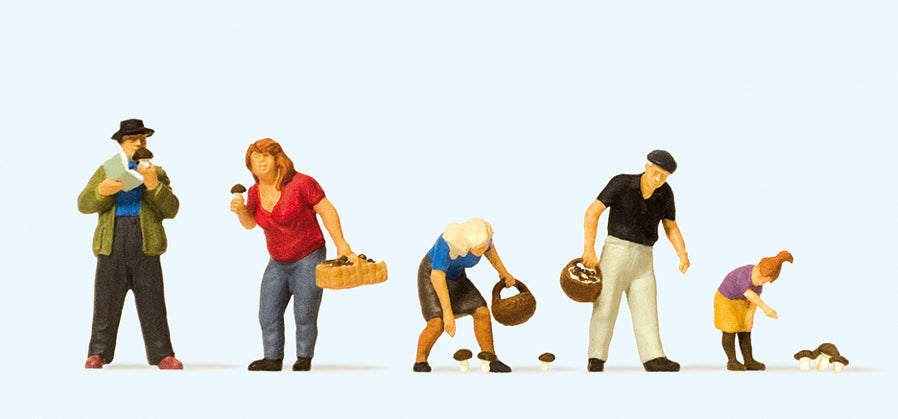 Preiser 10620 Mushroom Picking (5) Exclusive Figure Set HO