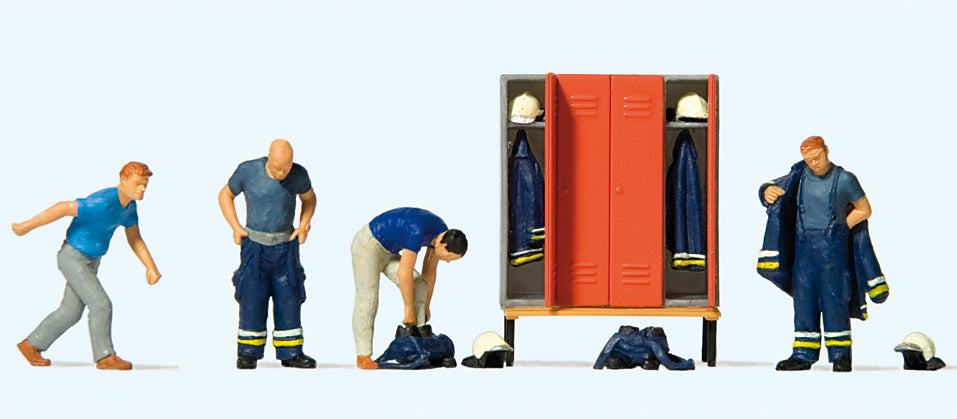 Preiser 10642 Firemen Preparing for the Fire Run (4) Exclusive Figure Set HO