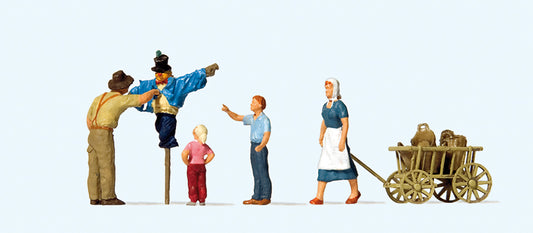Preiser 10650 Putting up the Scarecrow Scene (4) Exclusive Figure Set HO