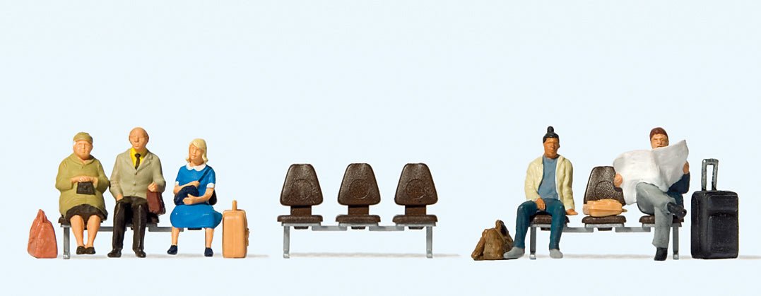 Preiser 10660 Waiting Travellers (5) on Modern Seats Exclusive Figure Set HO