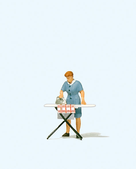 Preiser 28154 Ironing Figure HO