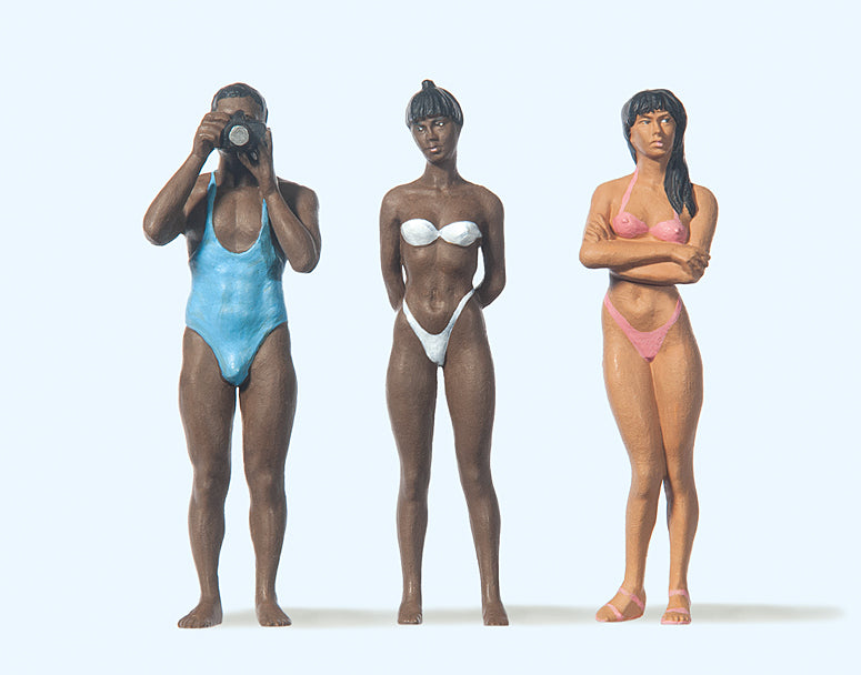 Preiser 63064 Female Sunbathers (2) and Photographer Figure Set Gauge 1