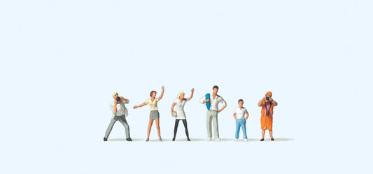 Preiser 79085 Spectators (6) Figure Set N Gauge