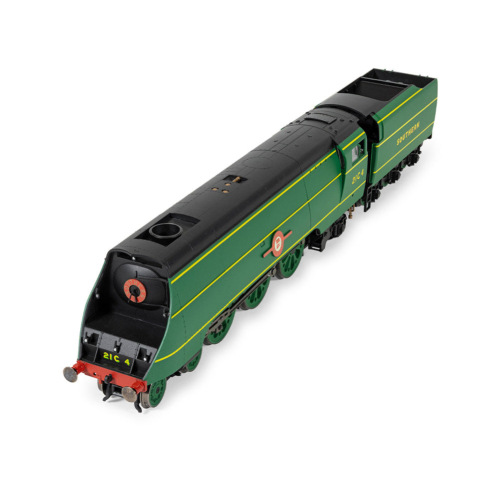 Hornby R30560SS SR Merchant Navy Class Cunard White Star Line 21C4 w/Steam Gen.