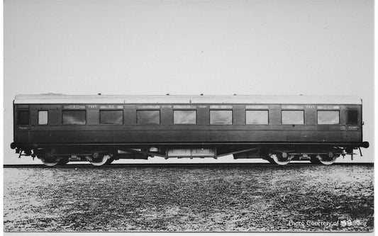 Hornby R40030 SR, Maunsell Third Class Dining Saloon, 1363 - Era 3 OO Gauge