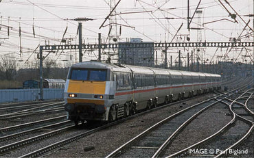 Hornby Coach R40154 BR, Mk4 Open First, Coach M - Era 8