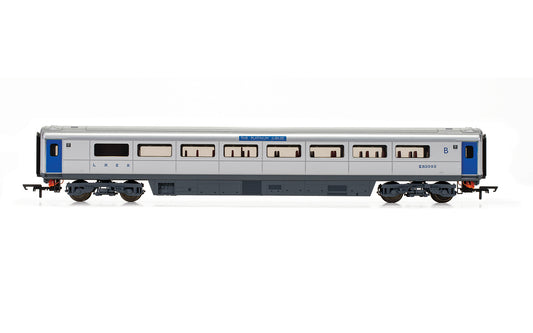 Hornby R40355 Platinum Jubilee Queen Elizabeth II Mk3 Sliding Door ER0062 Era 11