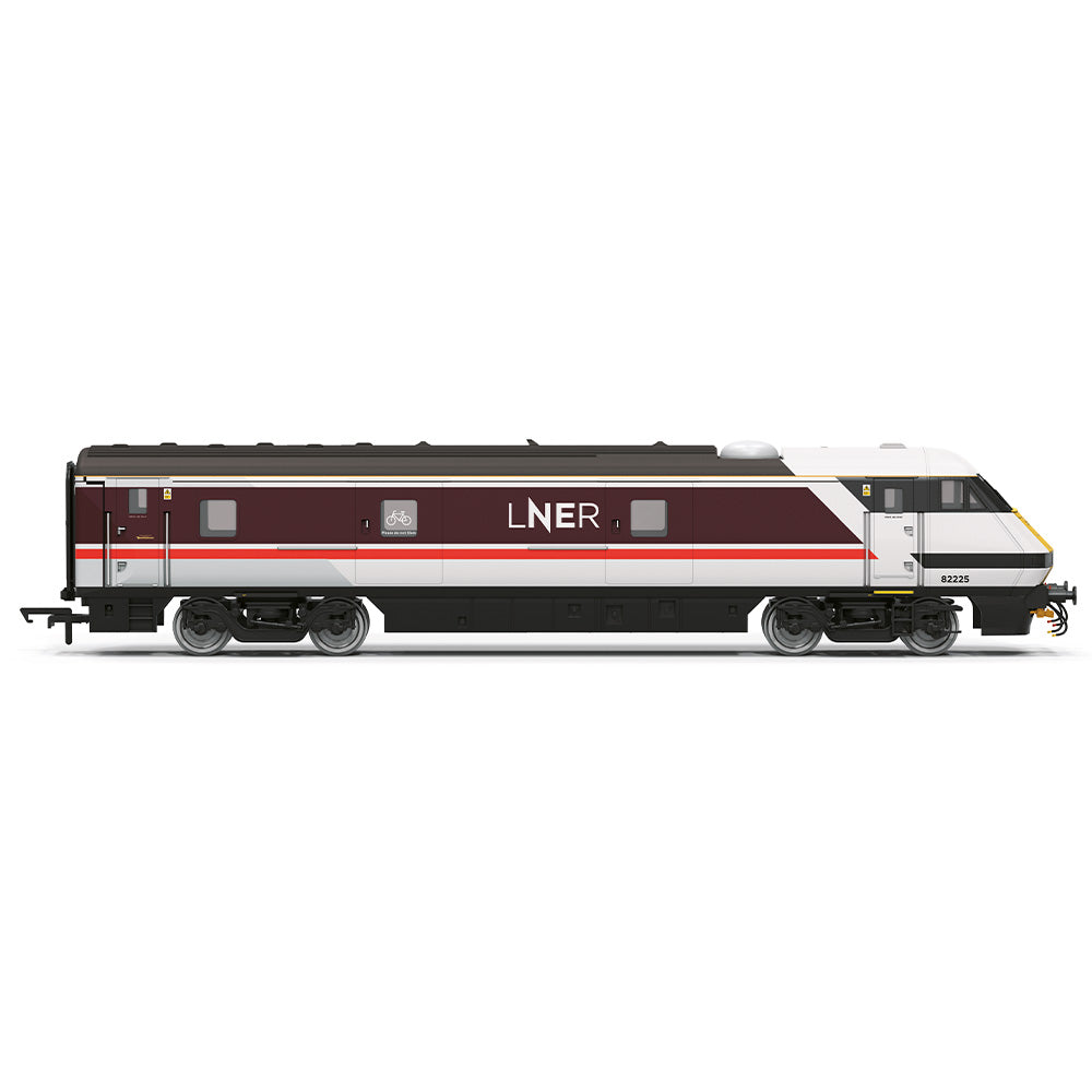 Hornby R40504 LNER MK4 DVT 82225