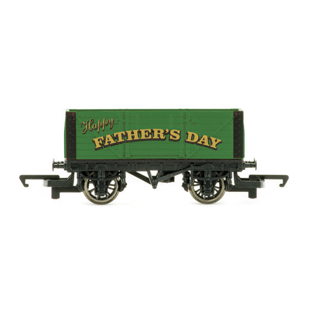 Hornby R60284 2025 Fathers Day Wagon