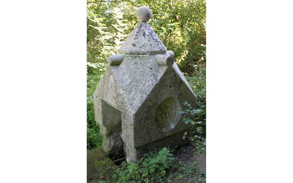 Hornby Skaledale Building R7298 Village Pump