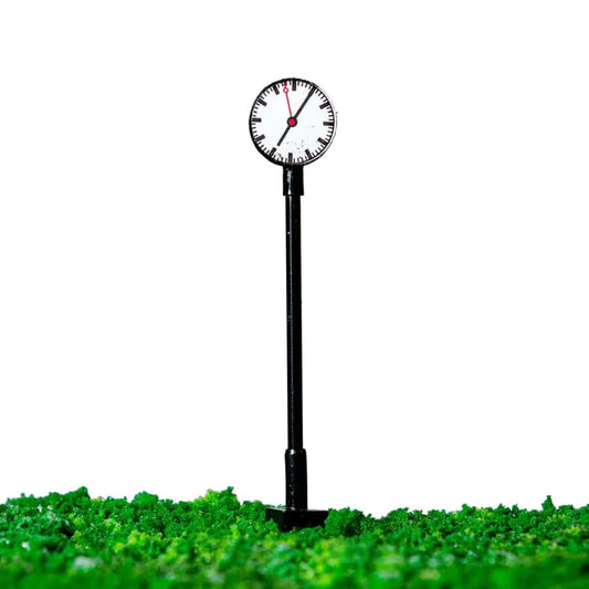 Rock Island Hobby 13201  US Street Light Town Square Clock (2) N Gauge