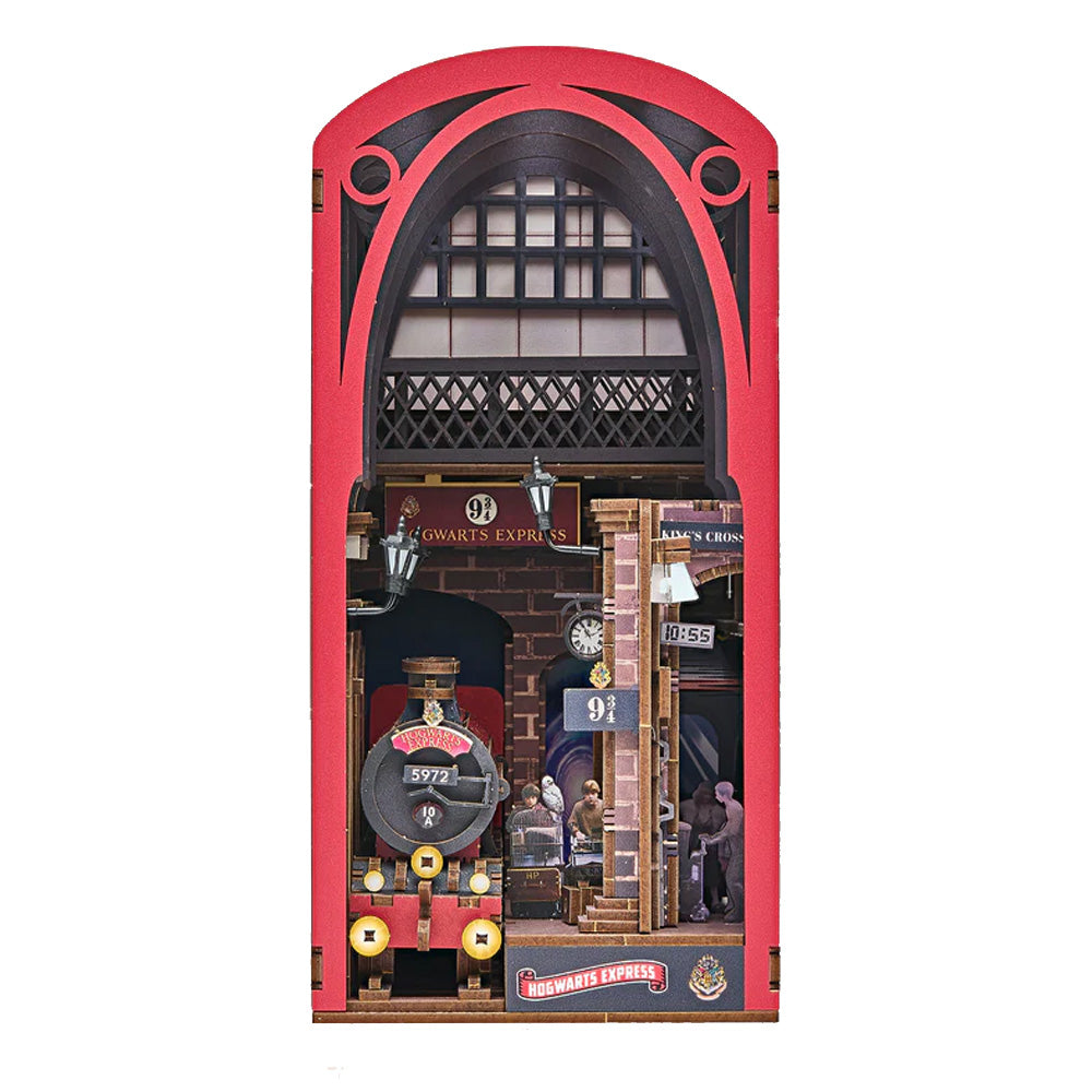 Revell Tiny Adventures - Harry Potter: Hogwarts Express Book Nook 00545