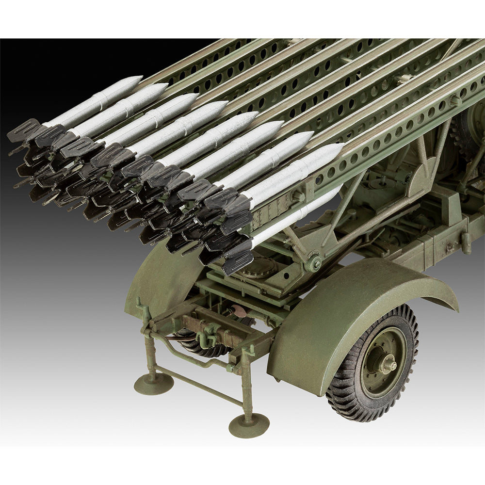Revell 03338 BM-13-16 on W.O.T. 8 Chassis 1:35 Model Kit
