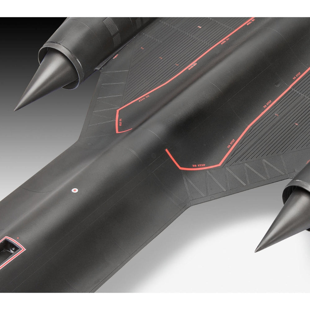 Revell 03751 Lockheed SR-71B Blackbird New Parts 1:48 Model Kit