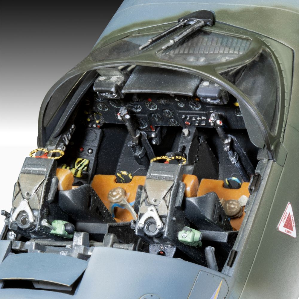 Revell 03786 Hawker Hunter T.7/T.7A 1:32 Model Kit