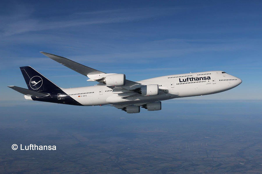REVELL Boeing 747-8 Lufthansa "New Livery" 1:144 Aircraft Model Kit 03891