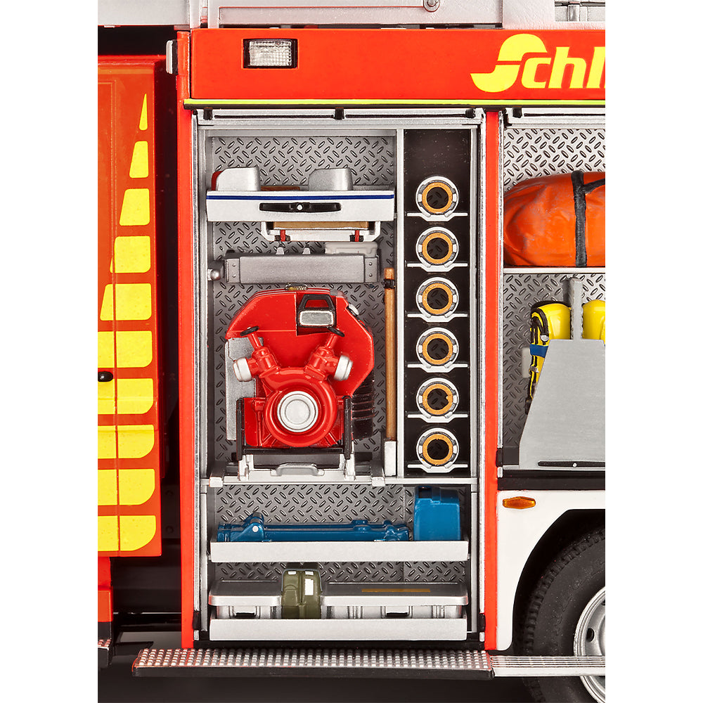 Revell 07404 Schlingmann LF 20/16 Fire Engine Truck 1:24 Model Kit