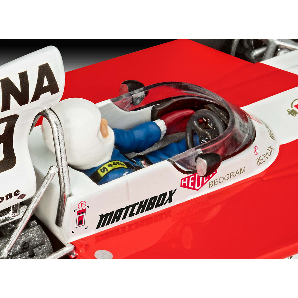 Revell 07739 Surtees TS16/03 1:32 Model Kit