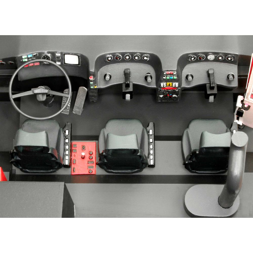 Revell 07747 GFLF Simba 8x8 1:24 Model Kit