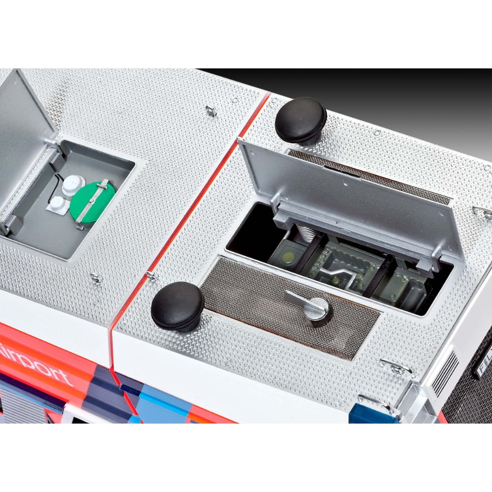 Revell 07747 GFLF Simba 8x8 1:24 Model Kit