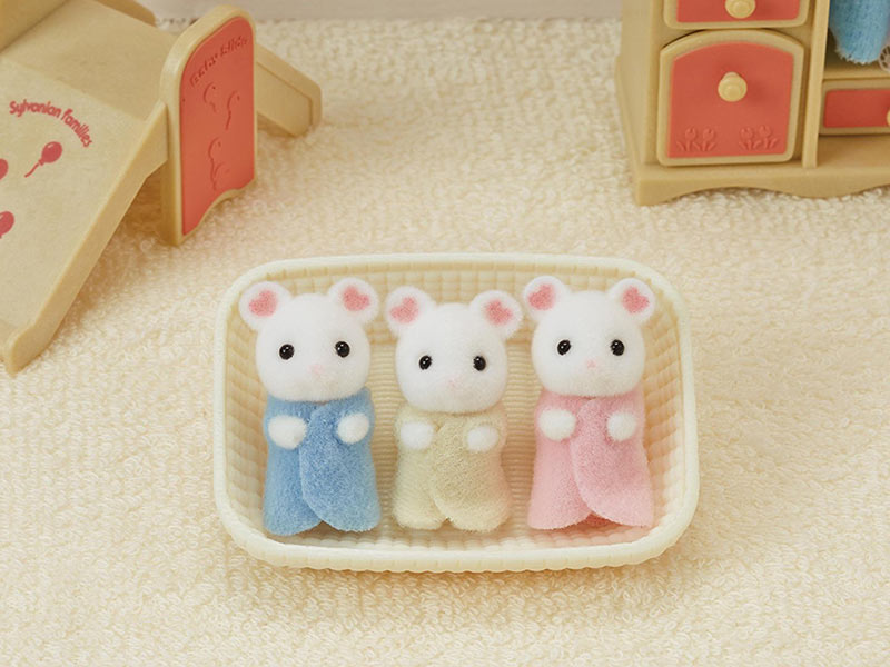 SYLVANIAN Families Marshmallow Mouse Triplets Figures 5337