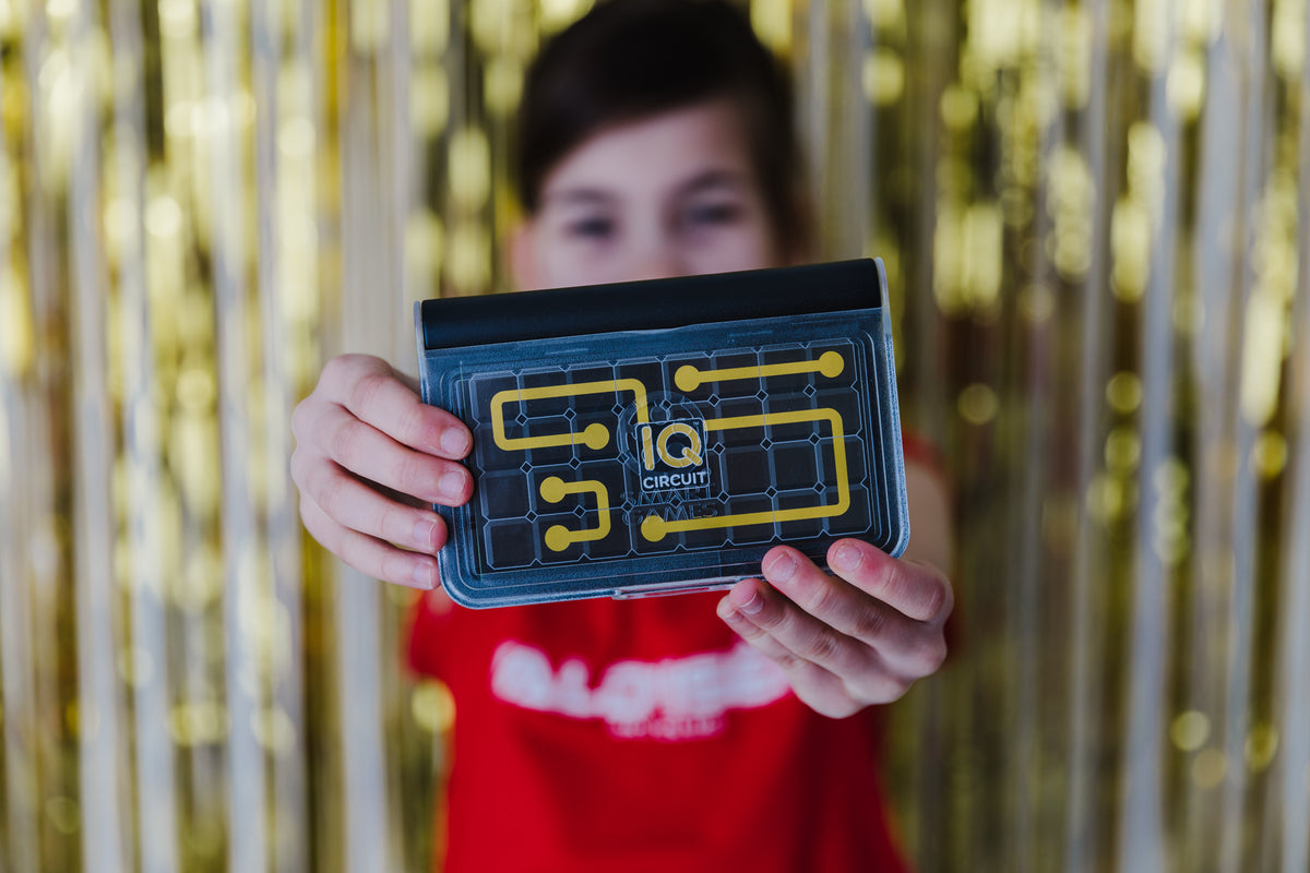 SmartGames IQ Circuit Logic Game SG-467