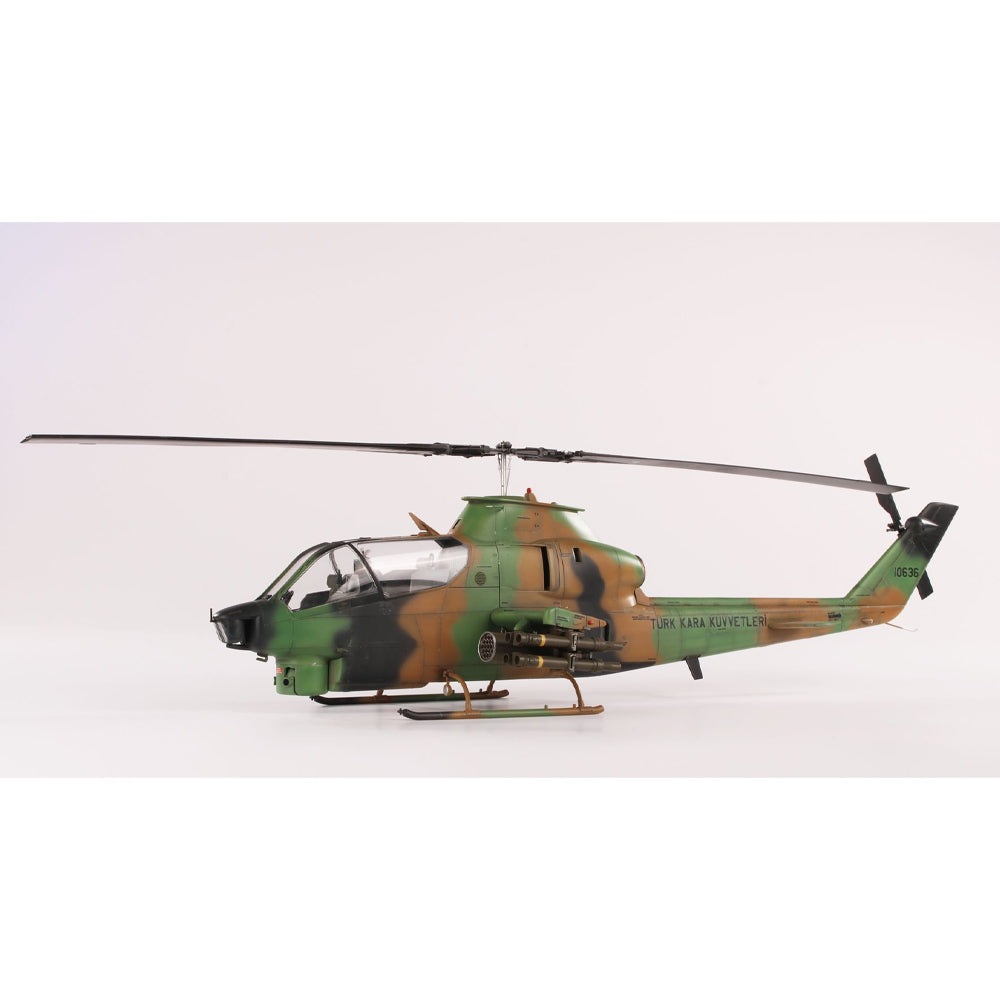 Special Hobby 32090 Bell AH-1Q/S Cobra Tank Hunter 1:32 Model Kit