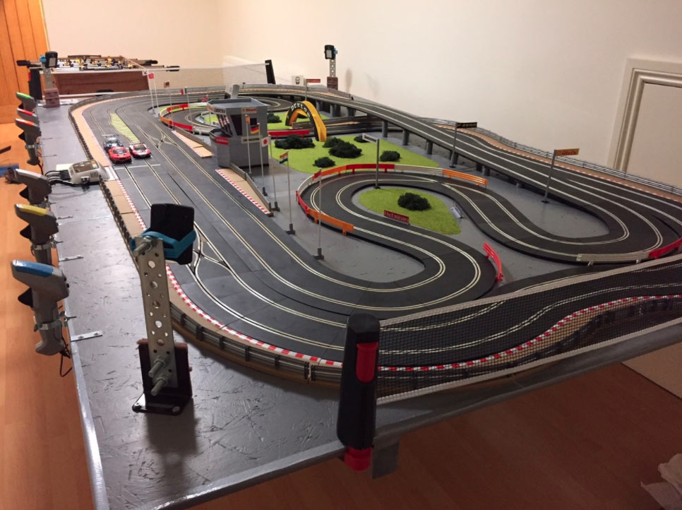 SCALEXTRIC Digital Bundle SL203 Jadlam Layout ARC PRO 2 Car Race of Champions