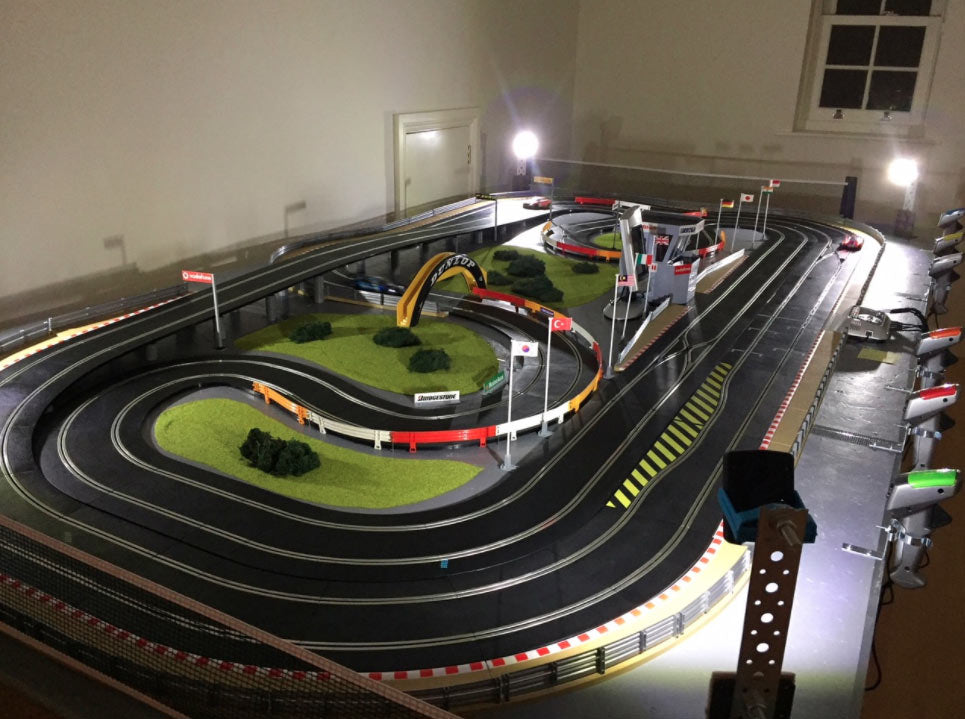 SCALEXTRIC Digital Bundle SL203 Jadlam Layout ARC PRO 2 Car Race of Champions
