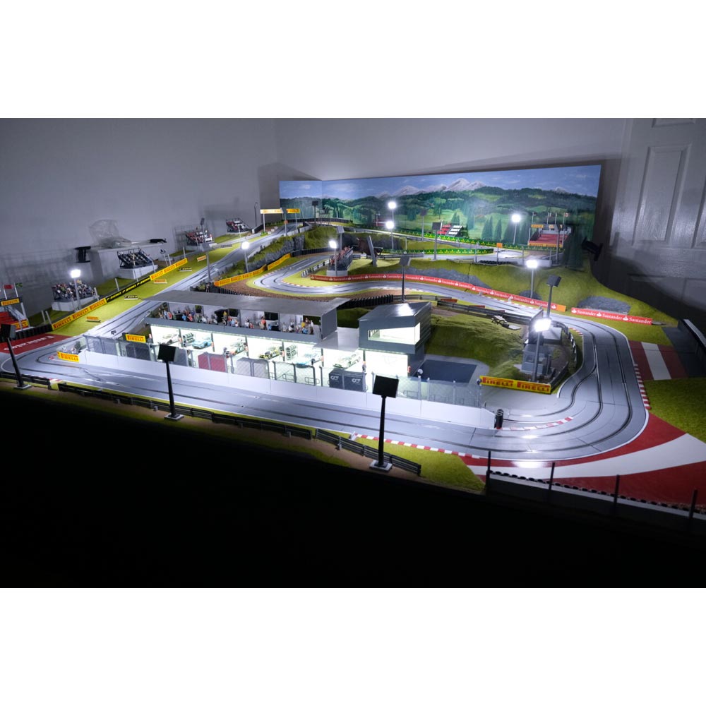 SLOT TRACK SCENICS TL-6 Track Lighting (6 Units)
