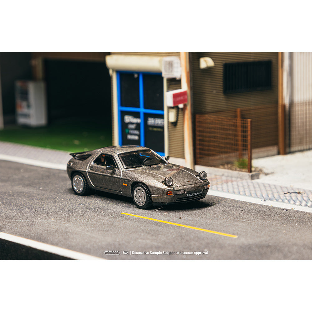 Tarmac Works Porsche 928 S4 Metallic Grey 1:64 Diecast Model 085