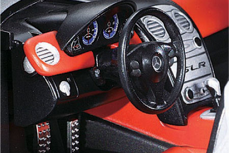 TAMIYA 24290 Mercedes Benz SLR McLaren 1:24 Car Model Kit