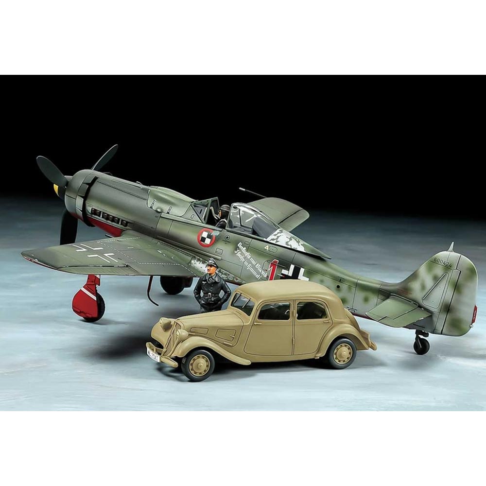 Tamiya 25213 FW190D-9  JV44 & Citroen Traction IICV Staff Car Set 1:48 Model Kit