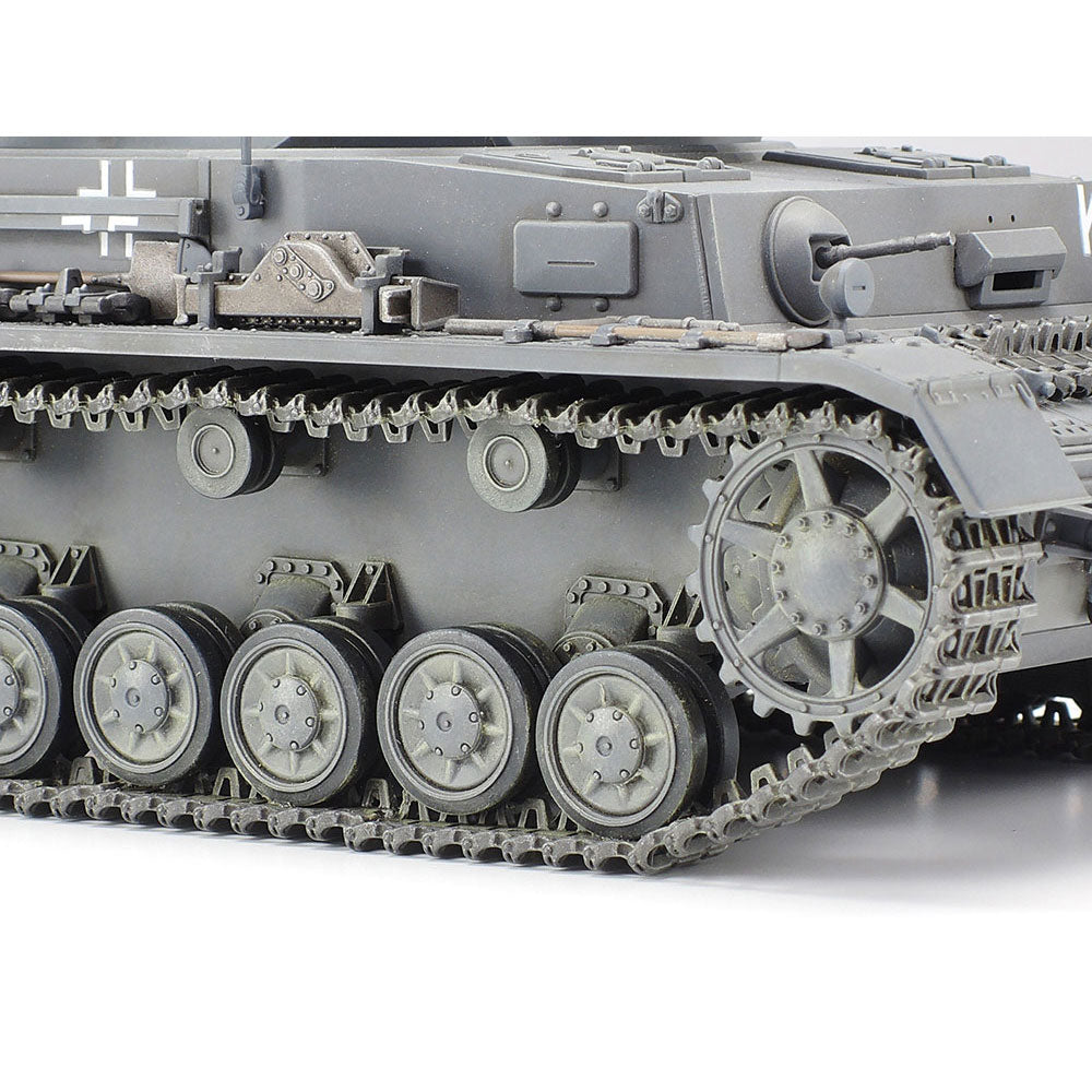 Tamiya 35374 German Panzerkampfwagen IV Ausf F 1:35  Plastic Model Tank Kit