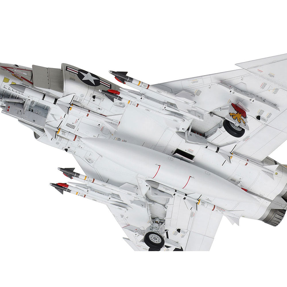 Tamiya 61121  F-4B Phantom II 1:48 Plastic Model Kit