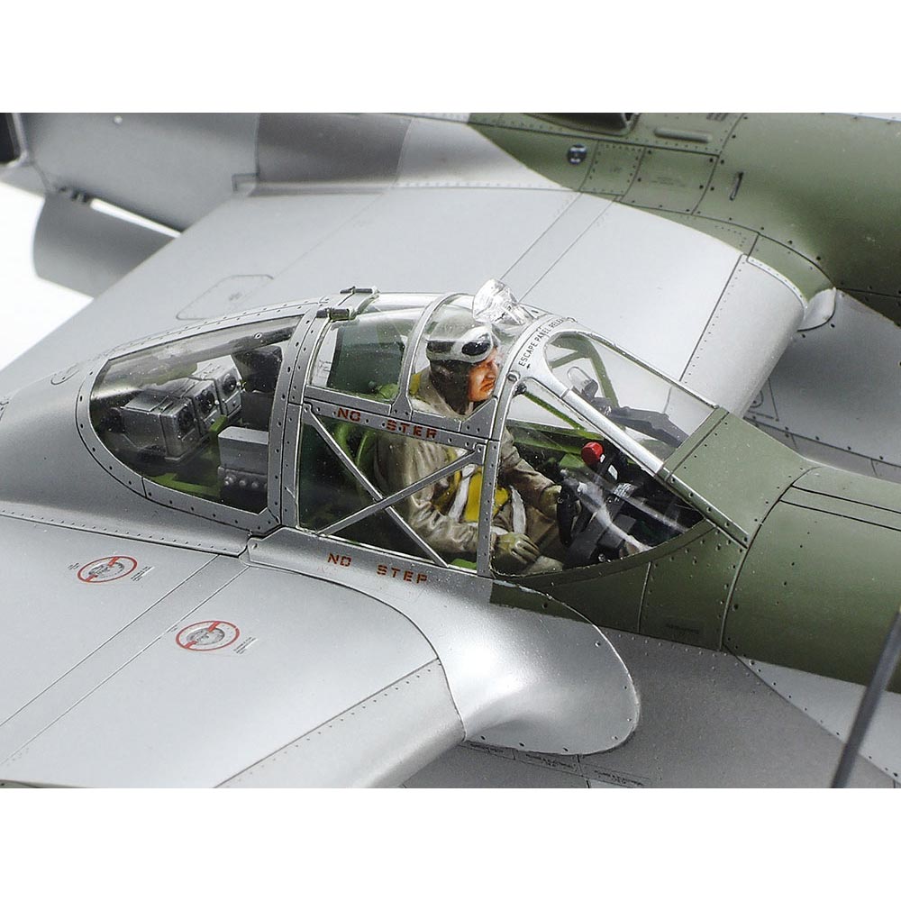 Tamiya Lockheed P-38 J Lightning 1:48 Plastic Model Kit 61123
