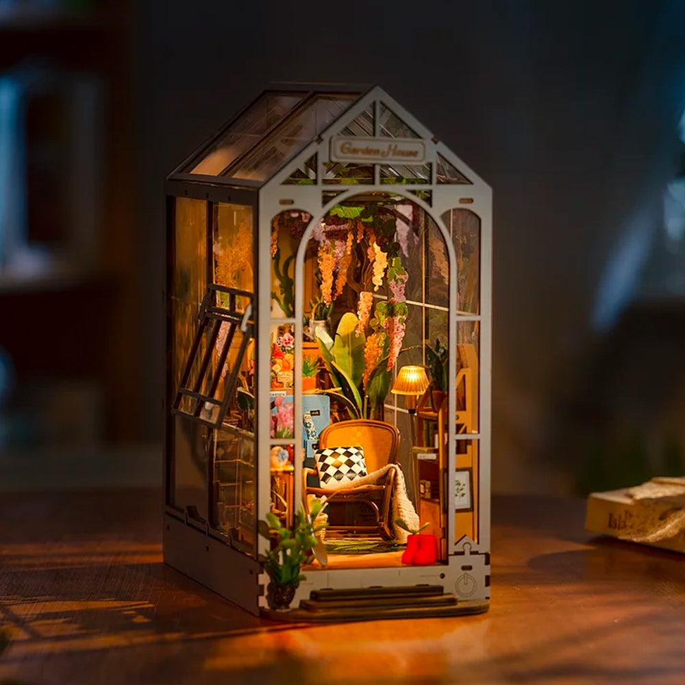 ROBOTIME Rolife Holiday Garden House Book Nook DIY Miniature Dollhouse Kit TGB06