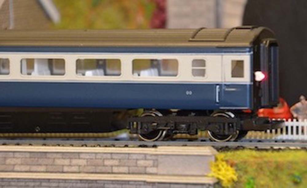 Train Tech Automatic Coach Lighting - Cool White/Flashing Tail N Gauge TTCN21