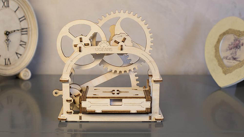 UGEARS Mechanical Box Mechanical Wooden Model Kit 70001