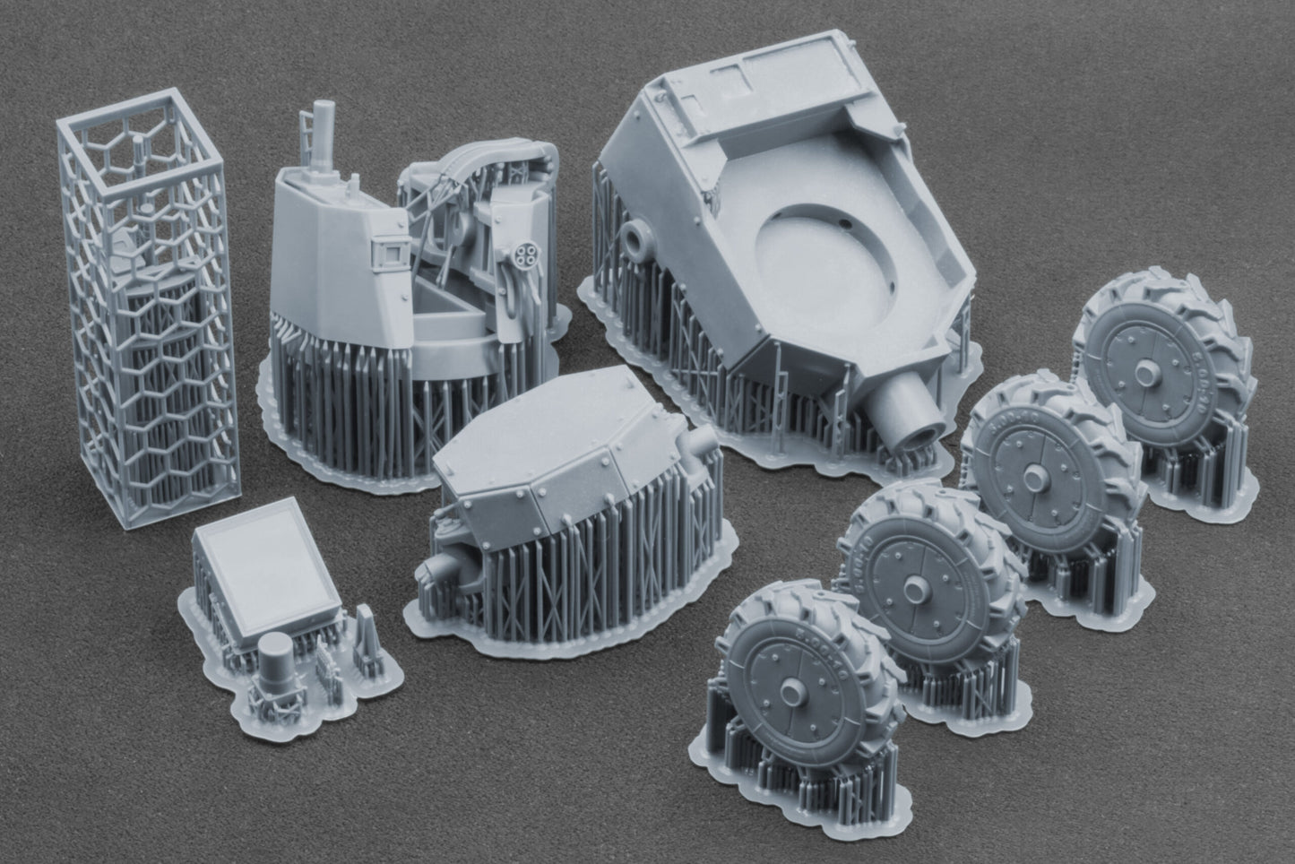 ScaleX UGV "LIUT" v2.0 MAG 1:16 3D Printed Model Kit VG 16001