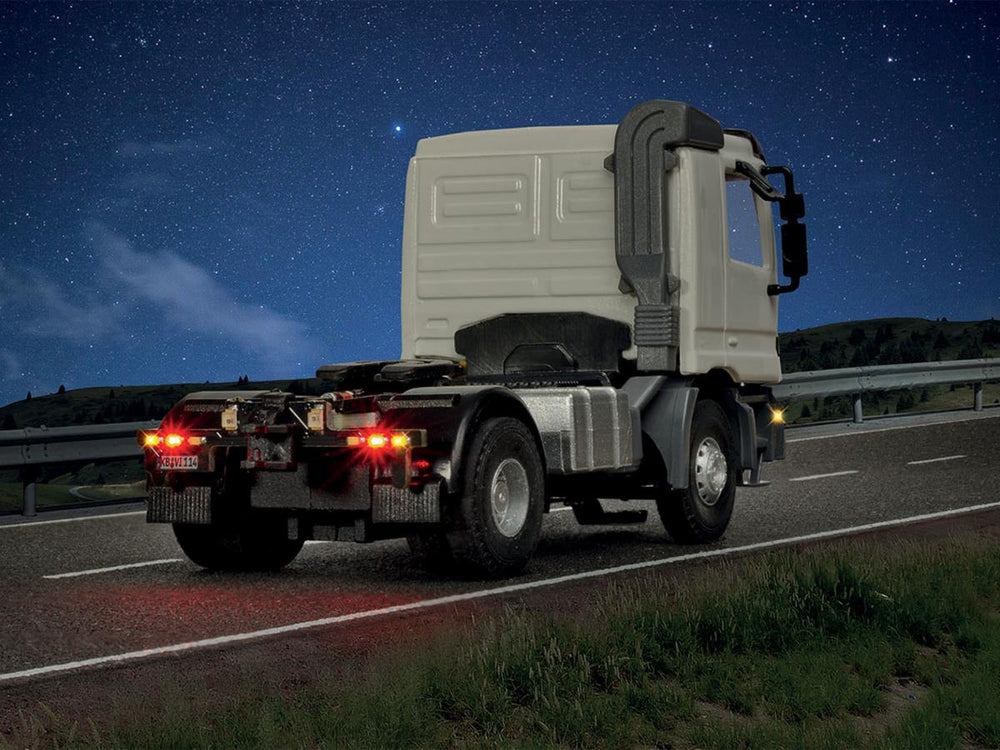 Viessmann CarMotion MB Actros 1843 2 Axle Truck Tractor Unit VN8114 HO Gauge