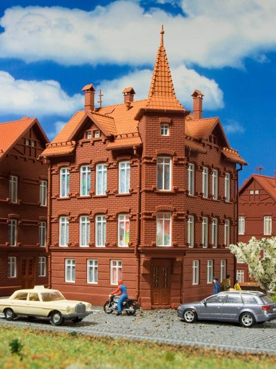 Vollmer 47636 Railmans Corner House Kit N Gauge