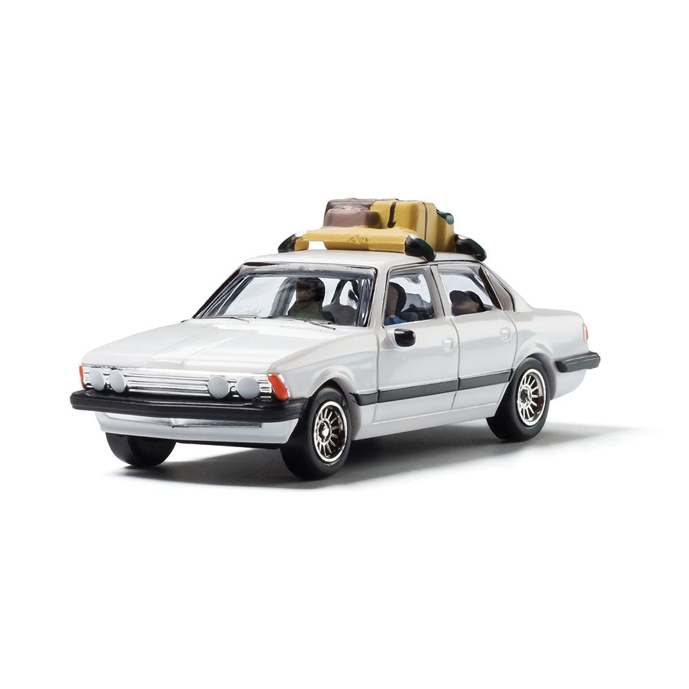 Woodland Scenics AS5370 Family Vacation Sedan HO Gauge