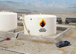 Walthers Cornerstone Wide Oil Storage Tank w/Berm Building Kit HO Gauge WH933-3167