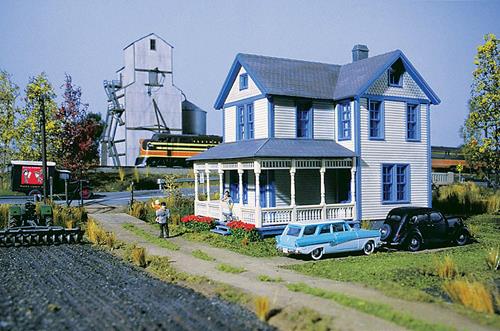 Walthers Cornerstone Aunt Lucy's House Plastic Building Kit HO Gauge WH933-3651
