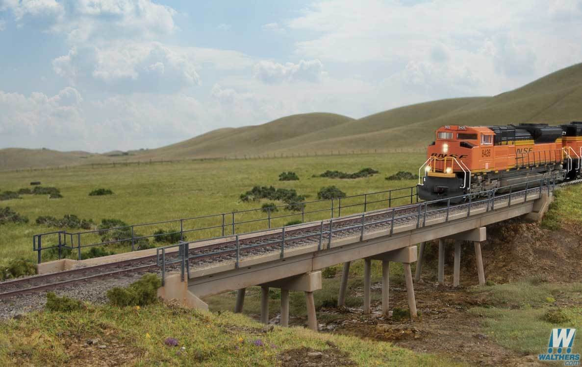 Walthers Cornerstone Modern Short Span Concrete Railway Bridge Building Kit HO Gauge WH933-4591