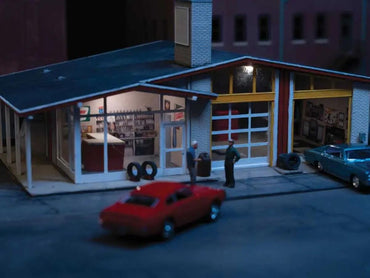 Walthers Cornerstone Spaces Vintage Gas Station Interior Kit WH933-4703 HO Gauge