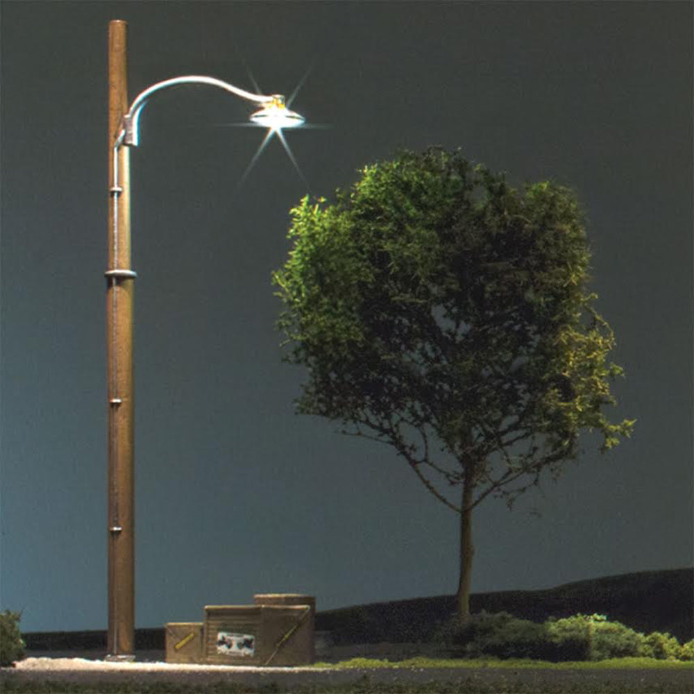 Woodland Scenics WJP5674 OO/HO Wooden Yard Lamps HO/OO Gauge